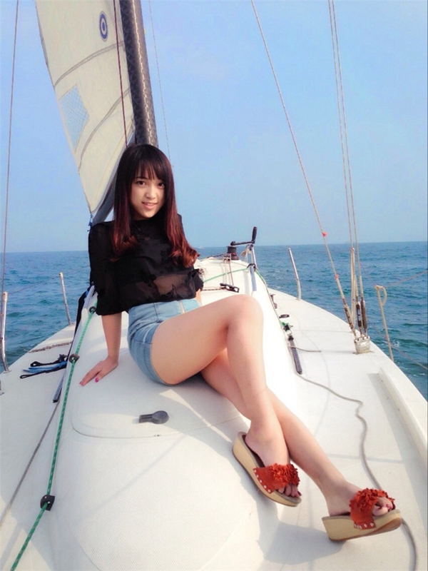 美女面对面第八期: 暴力萝莉铿锵登场